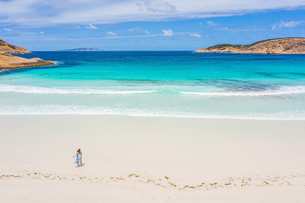 Enjoy the stunning clear blue water with a beach holiday in Esperance at Hellfire Bay.