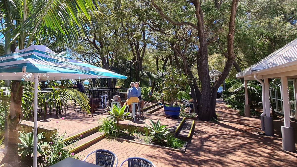 Beachside beers and eats at Tonic By The Bay in South West WA.