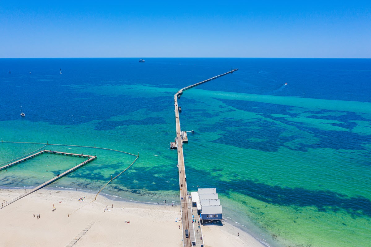 View over Busselton Jetty and surrounding ocean.