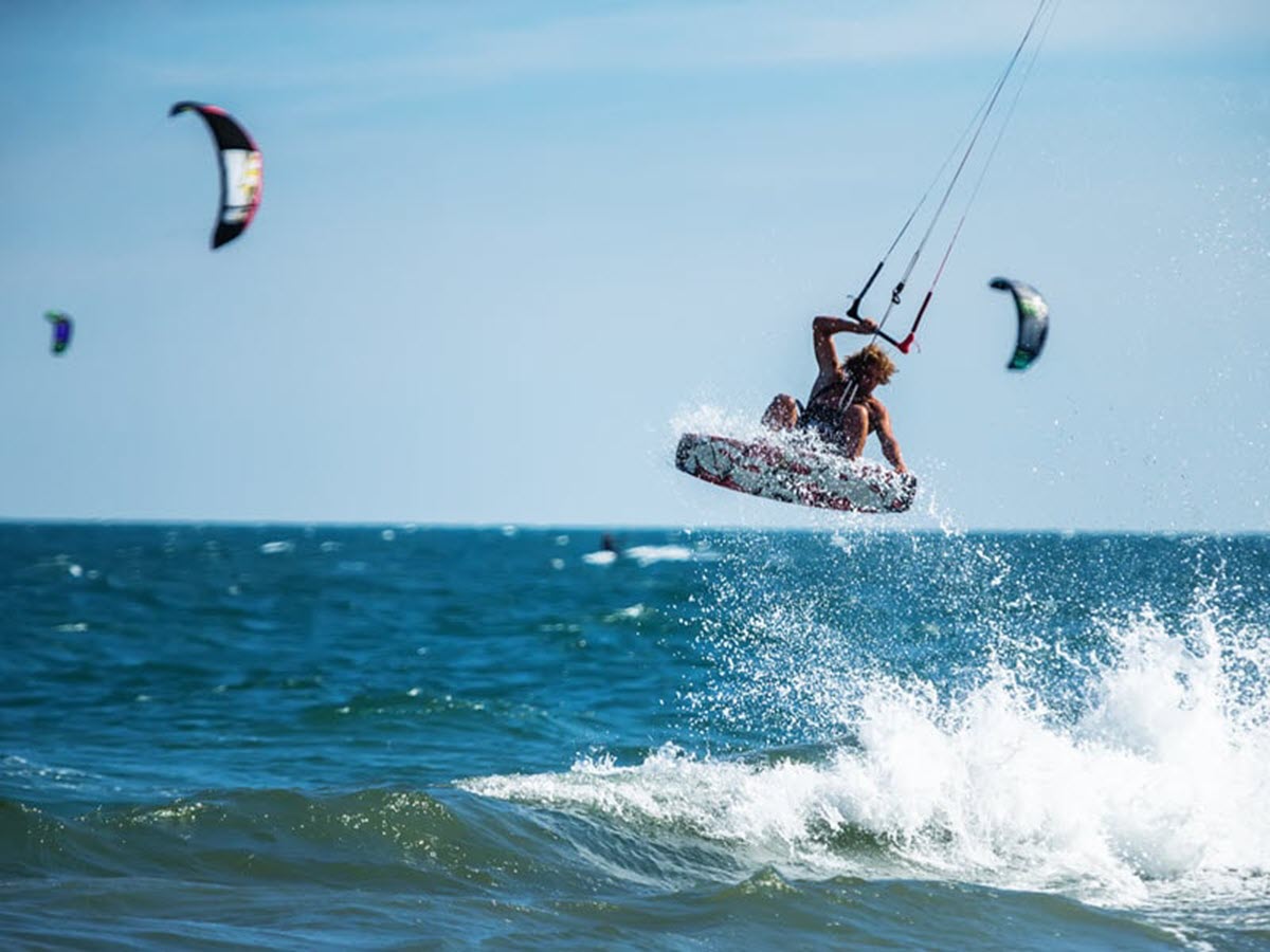 Hit the beach for some kite surfing, fishing or swimming whilst in Geraldton, Western Australia.