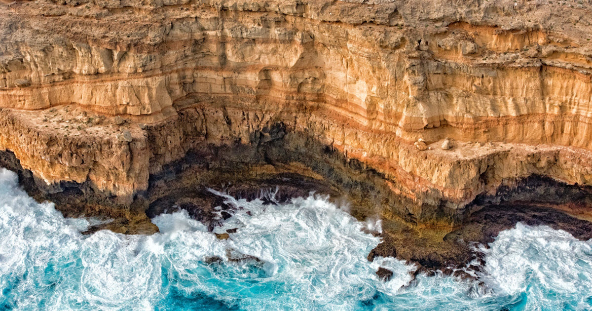 Cliff and ocean view in Shark Bay, Western Australia.